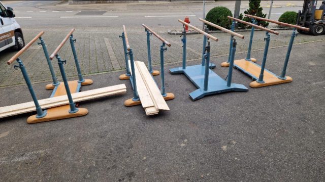 Diese 4 mini Barren sind abzugeben🤸🏼‍♂️ Interesse? Dann schreibe uns per direkt Nachricht an.