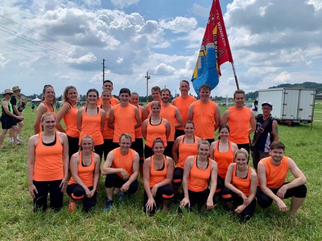 Vergangenes Wochenende waren wir in Wohlen b. Bern.
Mit der Note 26.63 konnten wir die 3. beste Note der Vereinsgeschichte feiern.🎉🎉🎉

Barre: 8.98
Stufebarre: 8.75
Sprung: 8.90
Gym: 8.86

Korbball 8.18