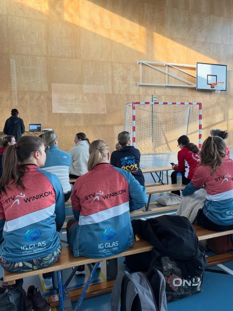 Wüsse vertüfe, neui Idee sammle und gmeinsam wachse! 💡💪 
Das Johr hend bereits einigi vo eusne Leiter:inne a verschidnige J&S Körs teilgnoh und chömed voller Motivation und frösche Impuls zrugg id Tornhalle. 🤩💥💯
Und s Beste? Es wärded das Johr no witeri Körs bsuecht– mer freued eus ez scho uf alles, was no chonnt! 🤸‍♀️🔥🤸🏼‍♂️ #j&s #jugendundsport #ohnedichkeinmich