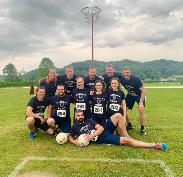 Mit 10 Turnern und Turnerinnen haben wir auch dieses Jahr am Fachtestmeeting in Langnau teilgenommen. Mit einer Note von 9,36 und 9,07 konnten wie unsere Bestnote vom Vorjahr knacken und erfolgreich ins Turnjahr starten! 💥🫶🏼🥂 #stvwinikon #korbball #fachtestmeeting #stv